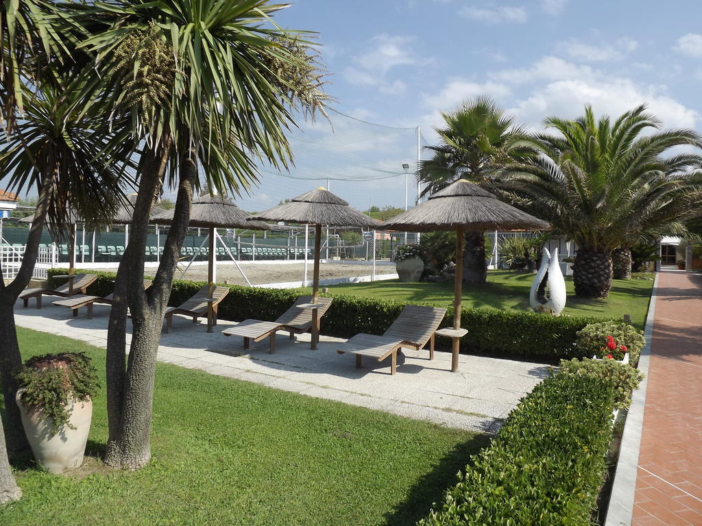 Bed & Breakfast Venezia Marina Di Carrara Exterior photo
